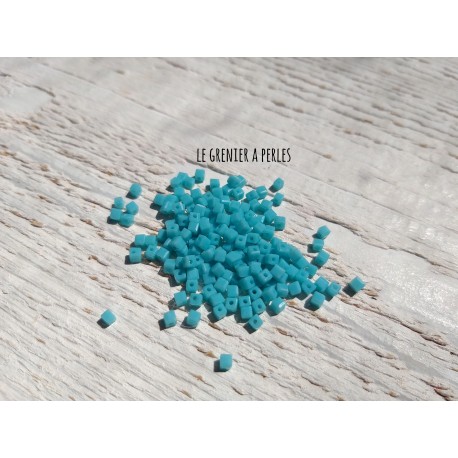 Perles CUBES 2 mm Turquoise Opaque x 25