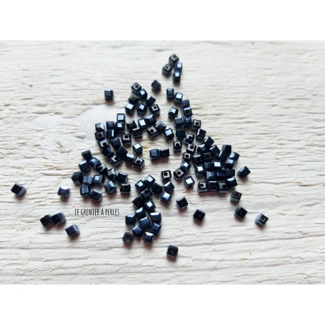 25 Perles CUBES 2 mm Hématite