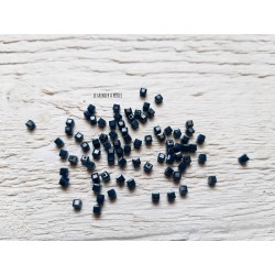 25 Perles CUBES 2 mm Bleu Canard