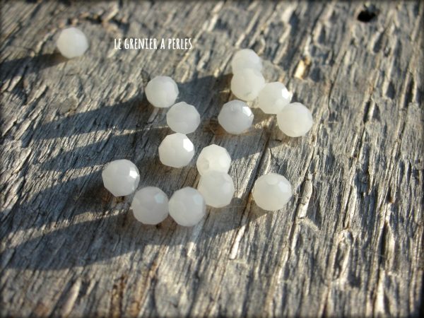 Perles Rondes Facettées 4 mm Cristal White Opal X 25