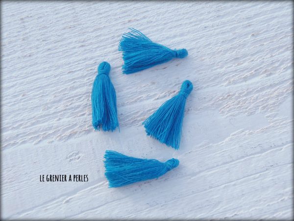 Petits Pompons ( fils de coton ) Bleu Roi X 4