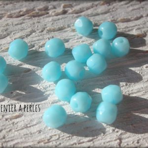 50 Facettes de Bohème 4 mm Turquoise Pastel