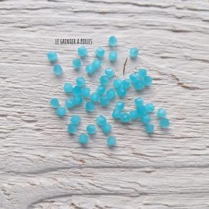 50 Toupies 3 mm Turquoise Opal