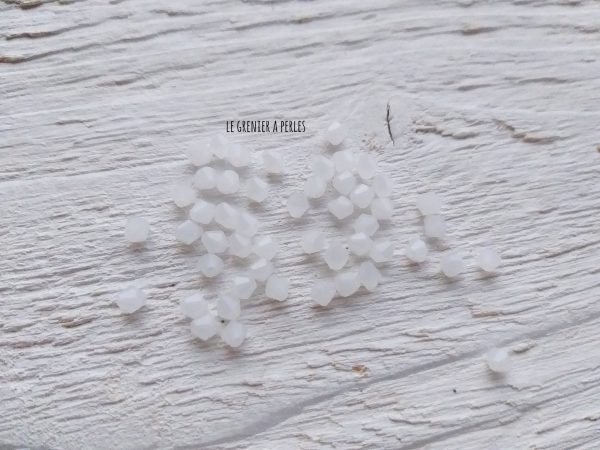 Toupies 3 mm White Opal X 50