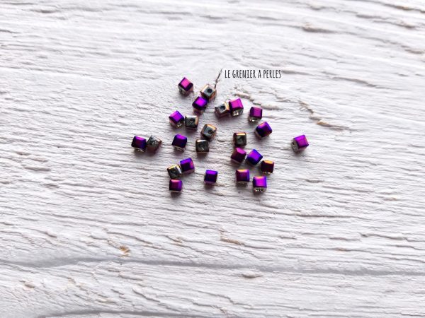 Perles CUBES 2 mm Purple Iris x 25