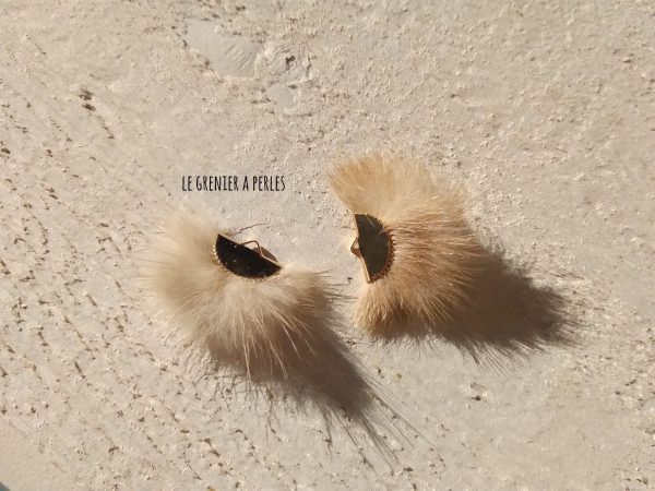 Pompon Fourrure Synthétique Beige 3 x 2 cm