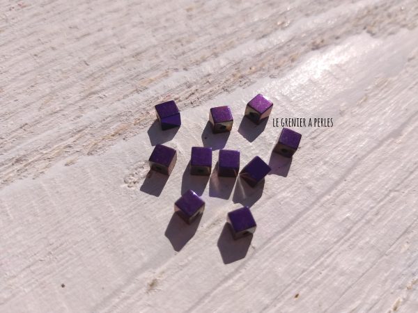 Perles Cubes 4 mm * Hématite Galvanisé Violet