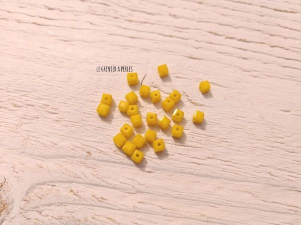 Perles Cubes 4 mm Jaune