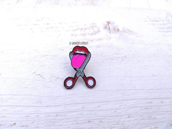 Pin's Langue de p*te * Pin's Rock * Pin's Feministe