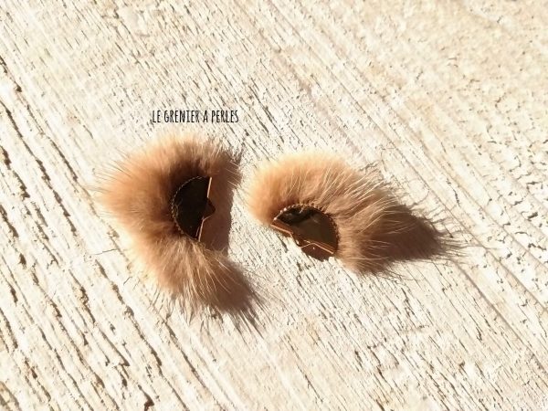 Pompon Fourrure Synthétique Sable 3 x 2 cm