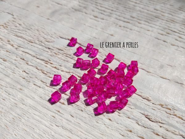 25 Perles CUBES 4 mm Rose Fuschia