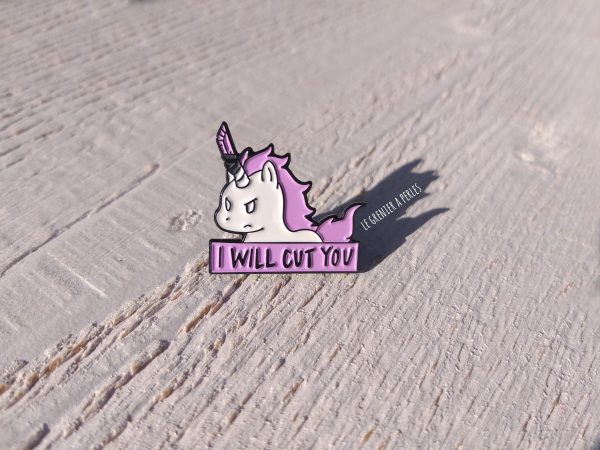 Pin's Licorne rose - Licorne féroce