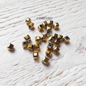 25 Perles CUBES 4 mm Golden