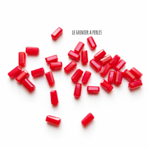 Perles Rectangles 7 x 3 mm 2201 dark rouge opaque perles en verre rectangle le grenier a perles