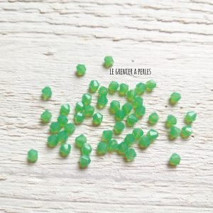 50 Toupies 4 mm Vert Opaline