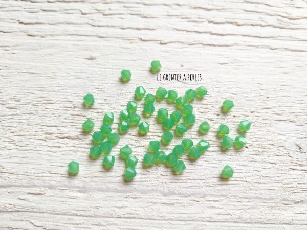 50 Toupies 4 mm Vert Opaline