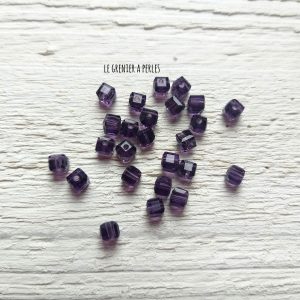 25 Perles CUBES 4 mm Dark Amethyst