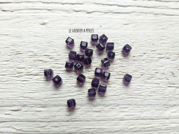 25 Perles CUBES 4 mm Dark Amethyst