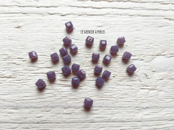 25 Perles CUBES 4 mm Violet