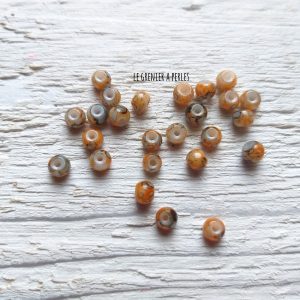 25 Perles Rondes Plates 4 mm Marbrées Caramel