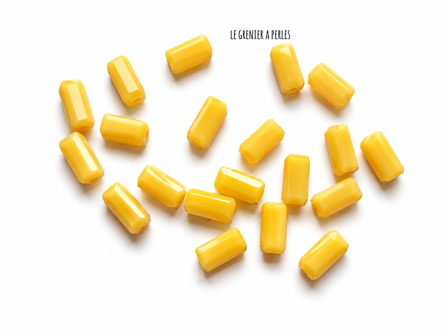 Perles Rectangles 7 x 3 mm 2285 jaune canari opaque perles en verre rectangle le grenier a perles