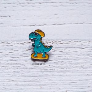 Pin’s Dino à skate