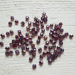 25 Perles CUBES 4 mm Amethyst AB