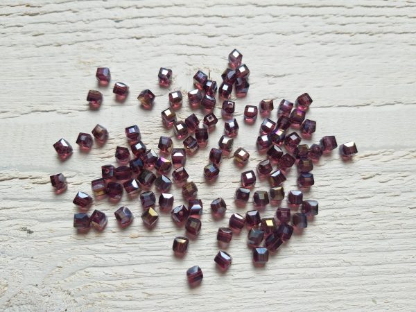 25 Perles CUBES 4 mm Amethyst AB