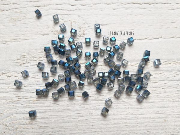 25 Perles CUBES 4 mm Cristal Blue AB