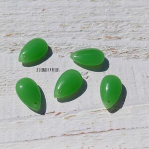 2 Perles Gouttes 15 x 8 mm Vert Opaline