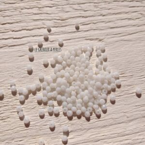 50 perles Abacus 2 mm Blanc Opaque