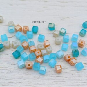 25 Perles CUBES 4 mm Camaïeu Bleu & Beige