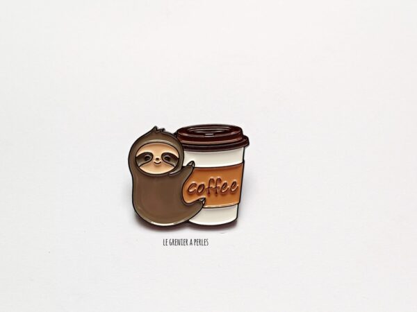 pin's paresseux et son café