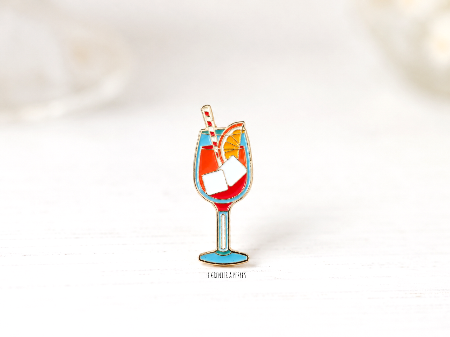 pin's cocktail pin's boisson alcool pin's 2751 sangria le grenier a perles 1