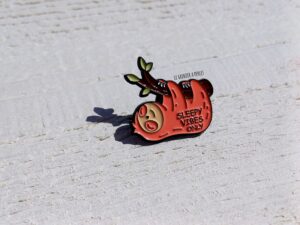 pin's 2786 pin's paresseux pin's sleepy vibes only pin's paresseux good vibes le grenier a perles